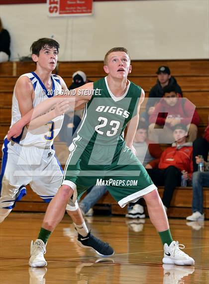 Thumbnail 3 in Maxwell vs. Biggs (Love of the Game) photogallery.