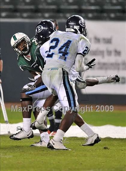 Thumbnail 3 in Bellarmine vs. Oceanside (CIF State D1 Final) photogallery.