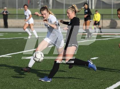Thumbnail 3 in Villa Park vs. El Dorado photogallery.
