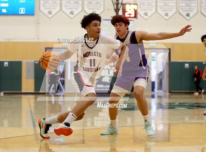 Thumbnail 2 in Notre Dame Prep vs. Modesto Christian (De La Salle MLK Classic) photogallery.