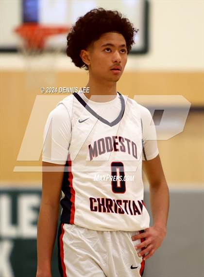 Thumbnail 2 in Notre Dame Prep vs. Modesto Christian (De La Salle MLK Classic) photogallery.