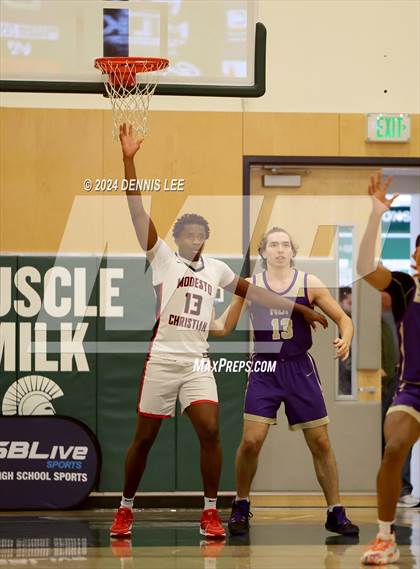 Thumbnail 2 in Notre Dame Prep vs. Modesto Christian (De La Salle MLK Classic) photogallery.