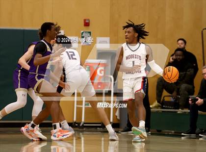 Thumbnail 2 in Notre Dame Prep vs. Modesto Christian (De La Salle MLK Classic) photogallery.