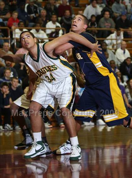 Thumbnail 1 in Eisenhower vs. Bellevue (MaxPreps Holiday Classic) photogallery.