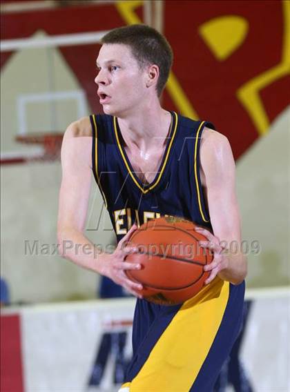 Thumbnail 1 in Eisenhower vs. Bellevue (MaxPreps Holiday Classic) photogallery.