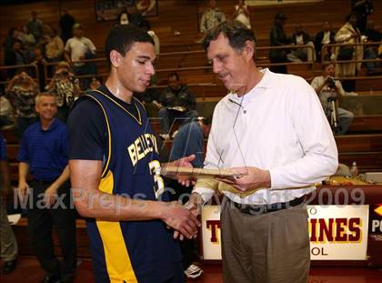 Thumbnail 1 in Eisenhower vs. Bellevue (MaxPreps Holiday Classic) photogallery.