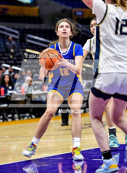 Thumbnail 1 in Notre Dame (SO) @ Louisville (Coastal Catholic Classic) photogallery.