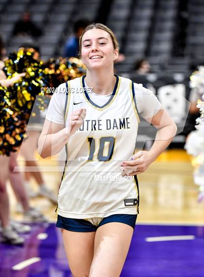 Thumbnail 2 in Notre Dame (SO) @ Louisville (Coastal Catholic Classic) photogallery.