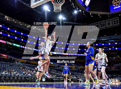Thumbnail 3 in Notre Dame (SO) @ Louisville (Coastal Catholic Classic) photogallery.