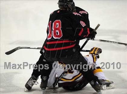 Thumbnail 2 in Branford vs. St. Joseph (CIAC Division 2 Semifinal) photogallery.