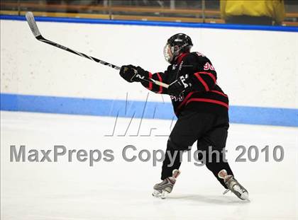 Thumbnail 2 in Branford vs. St. Joseph (CIAC Division 2 Semifinal) photogallery.