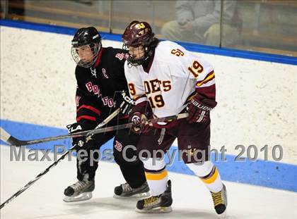 Thumbnail 2 in Branford vs. St. Joseph (CIAC Division 2 Semifinal) photogallery.