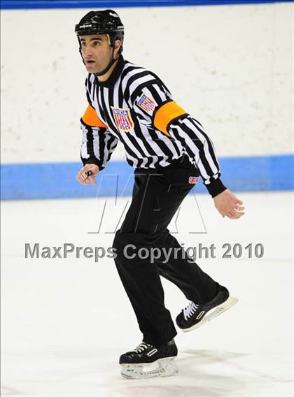 Thumbnail 3 in Branford vs. St. Joseph (CIAC Division 2 Semifinal) photogallery.