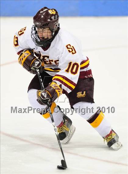 Thumbnail 2 in Branford vs. St. Joseph (CIAC Division 2 Semifinal) photogallery.
