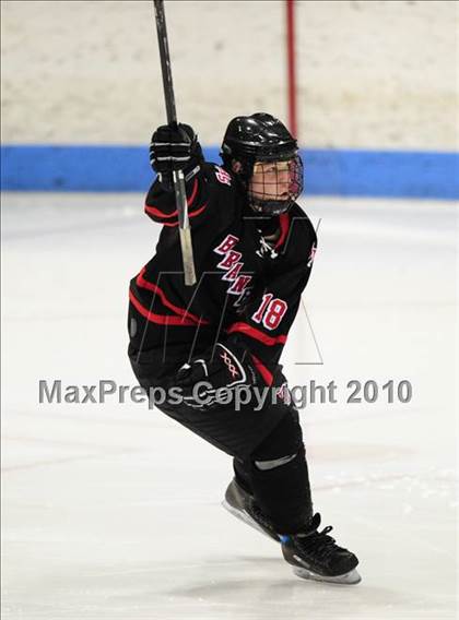 Thumbnail 2 in Branford vs. St. Joseph (CIAC Division 2 Semifinal) photogallery.