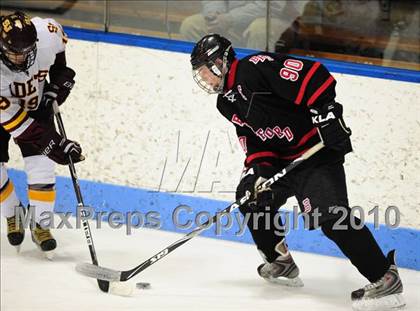 Thumbnail 3 in Branford vs. St. Joseph (CIAC Division 2 Semifinal) photogallery.