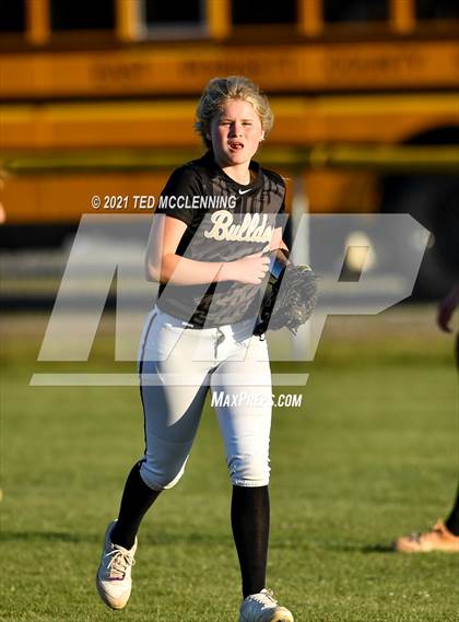 Thumbnail 2 in East Poinsett County vs Quitman (AAA 2A State Playoff 1st Round) photogallery.