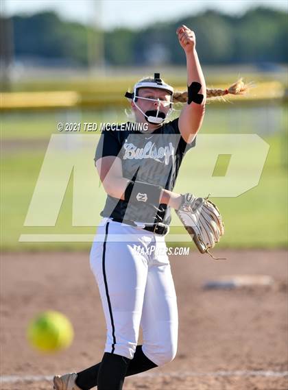 Thumbnail 2 in East Poinsett County vs Quitman (AAA 2A State Playoff 1st Round) photogallery.