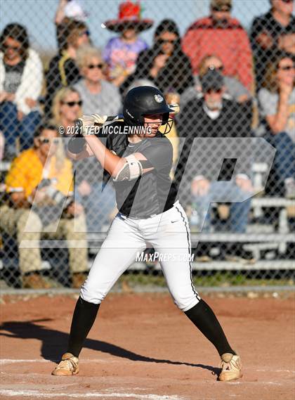 Thumbnail 2 in East Poinsett County vs Quitman (AAA 2A State Playoff 1st Round) photogallery.