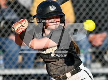 Thumbnail 3 in East Poinsett County vs Quitman (AAA 2A State Playoff 1st Round) photogallery.