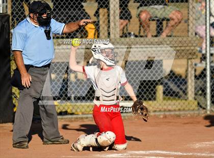 Thumbnail 2 in East Poinsett County vs Quitman (AAA 2A State Playoff 1st Round) photogallery.