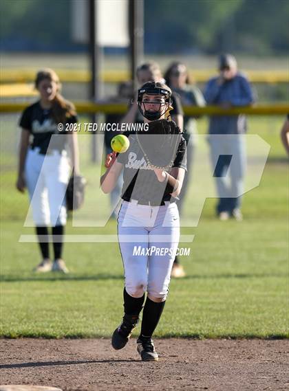 Thumbnail 3 in East Poinsett County vs Quitman (AAA 2A State Playoff 1st Round) photogallery.