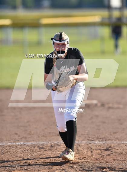 Thumbnail 1 in East Poinsett County vs Quitman (AAA 2A State Playoff 1st Round) photogallery.