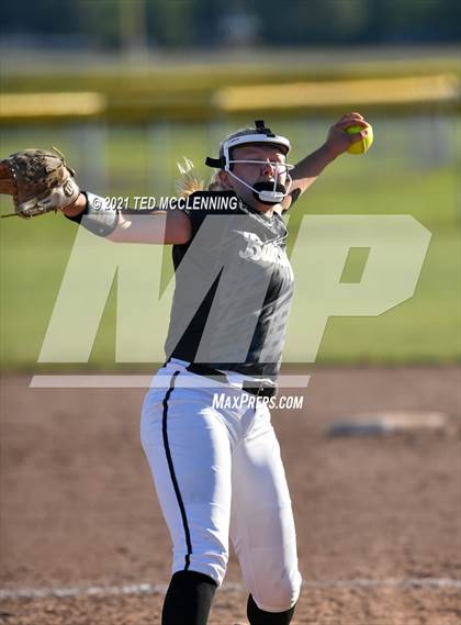 Thumbnail 2 in East Poinsett County vs Quitman (AAA 2A State Playoff 1st Round) photogallery.