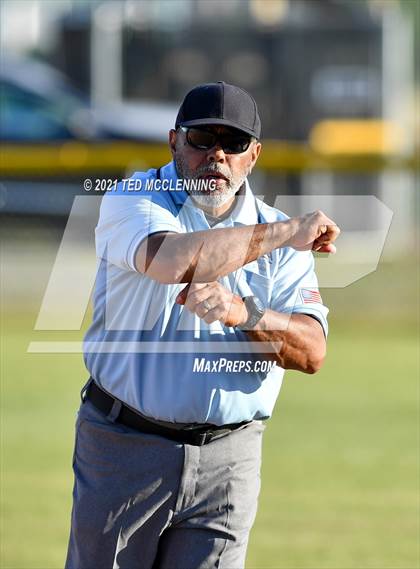 Thumbnail 3 in East Poinsett County vs Quitman (AAA 2A State Playoff 1st Round) photogallery.