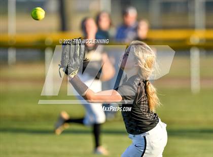 Thumbnail 1 in East Poinsett County vs Quitman (AAA 2A State Playoff 1st Round) photogallery.