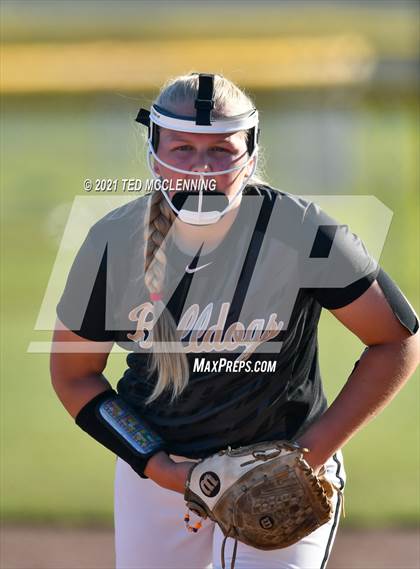 Thumbnail 3 in East Poinsett County vs Quitman (AAA 2A State Playoff 1st Round) photogallery.