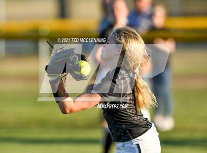 Thumbnail 2 in East Poinsett County vs Quitman (AAA 2A State Playoff 1st Round) photogallery.