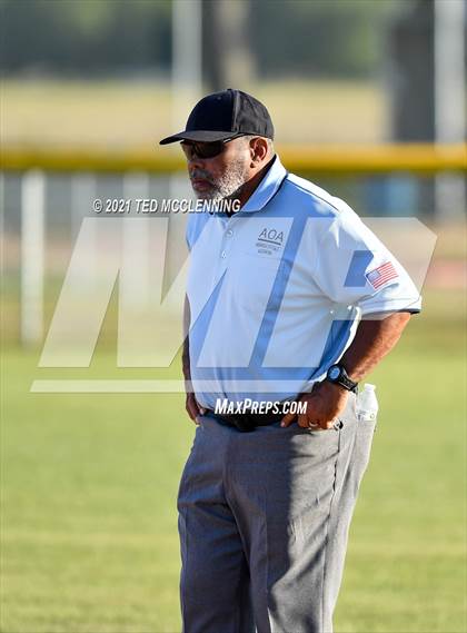 Thumbnail 3 in East Poinsett County vs Quitman (AAA 2A State Playoff 1st Round) photogallery.