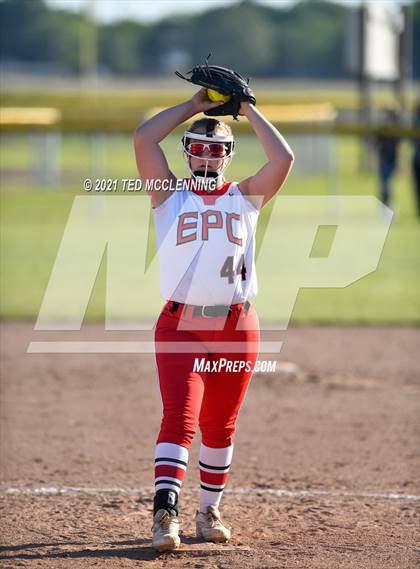 Thumbnail 3 in East Poinsett County vs Quitman (AAA 2A State Playoff 1st Round) photogallery.