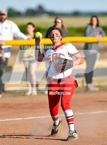 Thumbnail 1 in East Poinsett County vs Quitman (AAA 2A State Playoff 1st Round) photogallery.