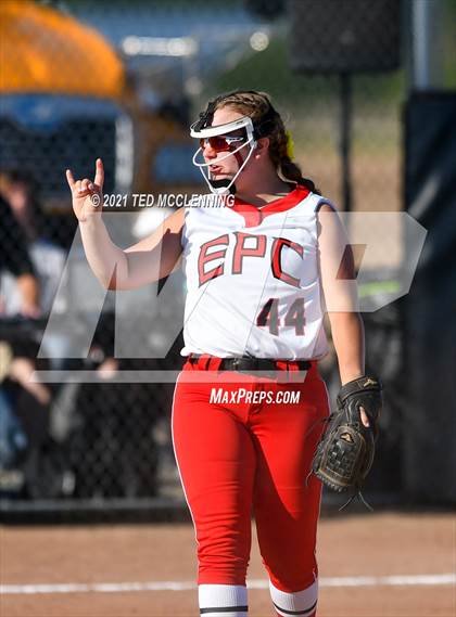 Thumbnail 1 in East Poinsett County vs Quitman (AAA 2A State Playoff 1st Round) photogallery.