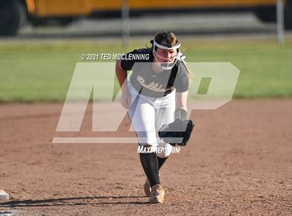 Thumbnail 3 in East Poinsett County vs Quitman (AAA 2A State Playoff 1st Round) photogallery.