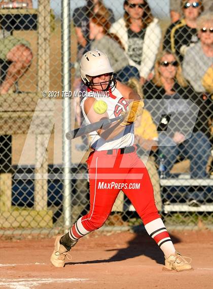 Thumbnail 3 in East Poinsett County vs Quitman (AAA 2A State Playoff 1st Round) photogallery.