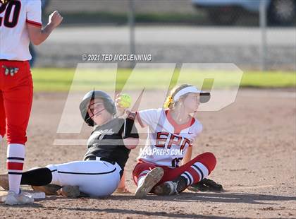 Thumbnail 2 in East Poinsett County vs Quitman (AAA 2A State Playoff 1st Round) photogallery.