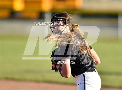 Thumbnail 3 in East Poinsett County vs Quitman (AAA 2A State Playoff 1st Round) photogallery.