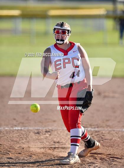 Thumbnail 2 in East Poinsett County vs Quitman (AAA 2A State Playoff 1st Round) photogallery.