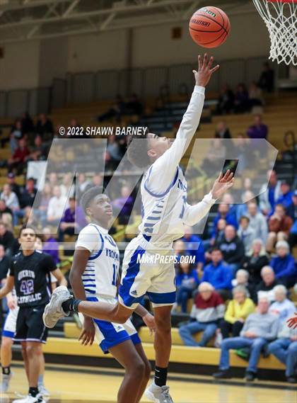 Thumbnail 1 in Brebeuf Jesuit Preparatory vs. Guerin Catholic (IHSAA Class 3A Sectional Round 1) photogallery.