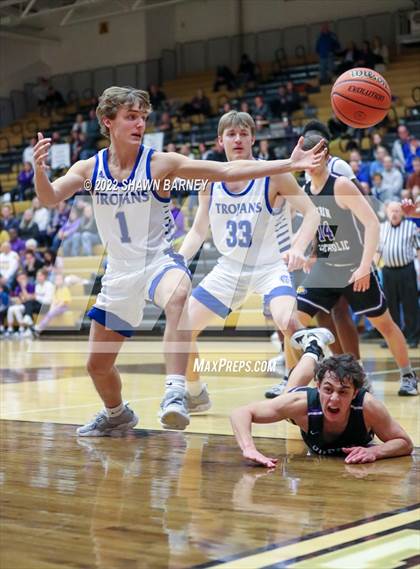 Thumbnail 2 in Brebeuf Jesuit Preparatory vs. Guerin Catholic (IHSAA Class 3A Sectional Round 1) photogallery.