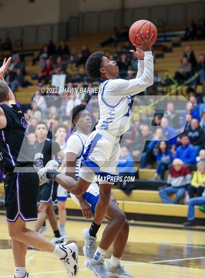 Thumbnail 2 in Brebeuf Jesuit Preparatory vs. Guerin Catholic (IHSAA Class 3A Sectional Round 1) photogallery.