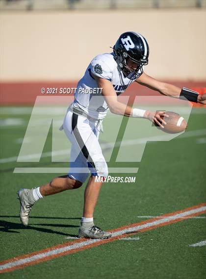Thumbnail 3 in Mater Dei Catholic vs. Ramona (CIF SDS D3 Championship) photogallery.