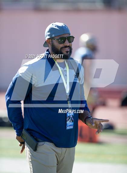 Thumbnail 2 in Mater Dei Catholic vs. Ramona (CIF SDS D3 Championship) photogallery.