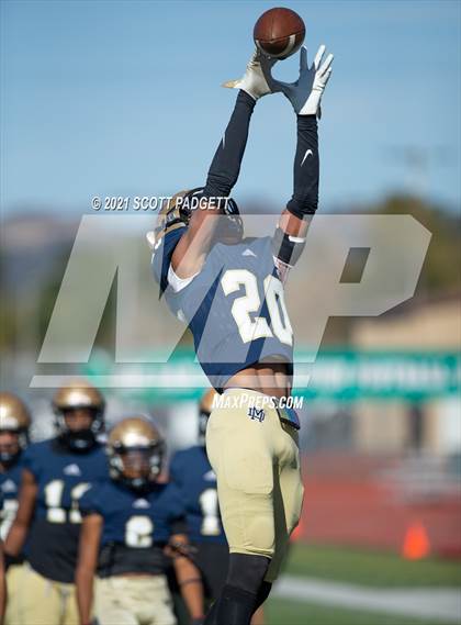 Thumbnail 2 in Mater Dei Catholic vs. Ramona (CIF SDS D3 Championship) photogallery.