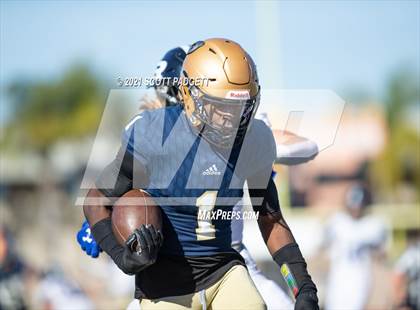 Thumbnail 3 in Mater Dei Catholic vs. Ramona (CIF SDS D3 Championship) photogallery.