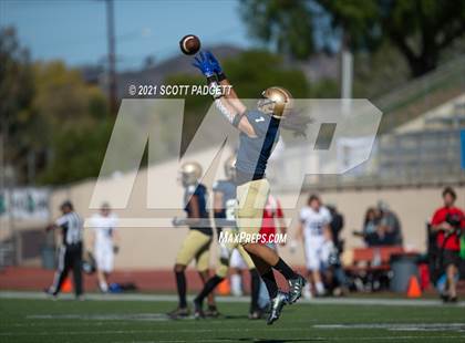Thumbnail 3 in Mater Dei Catholic vs. Ramona (CIF SDS D3 Championship) photogallery.