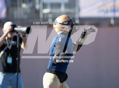 Thumbnail 1 in Mater Dei Catholic vs. Ramona (CIF SDS D3 Championship) photogallery.